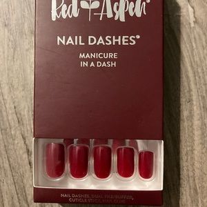 Red Aspen nail dashes
